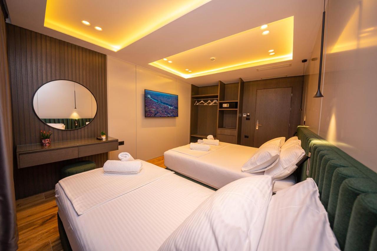 Hotel Lili-1 Sarandë Buitenkant foto