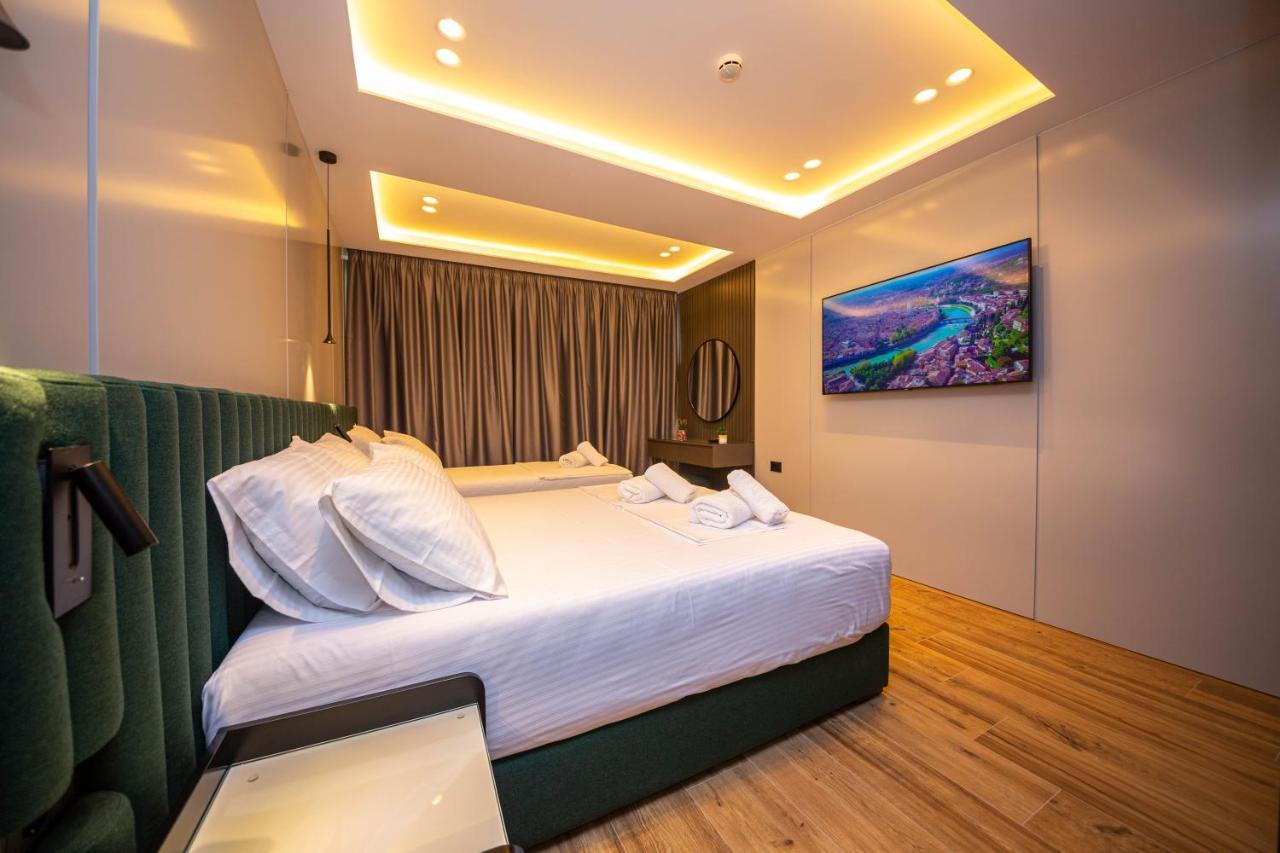 Hotel Lili-1 Sarandë Buitenkant foto