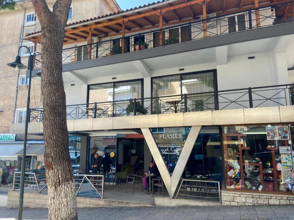 Hotel Lili-1 Sarandë Buitenkant foto